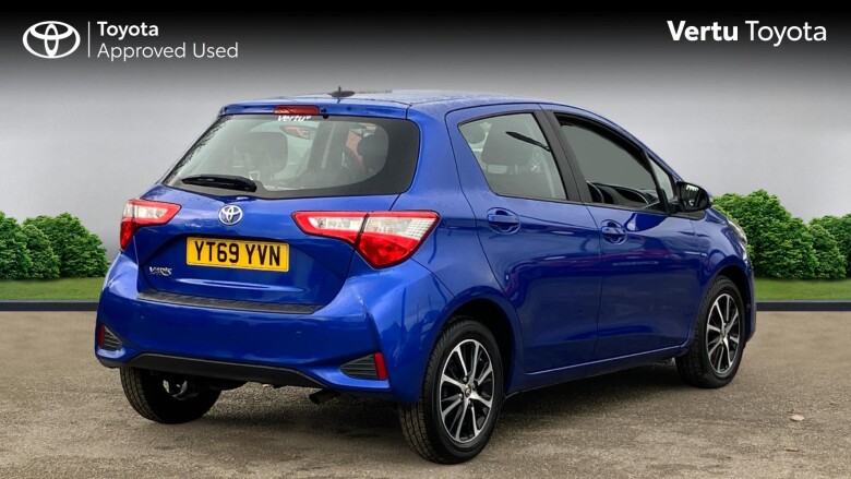 Toyota Yaris 1.5 VVT-i Icon Tech 5dr Petrol Hatchback